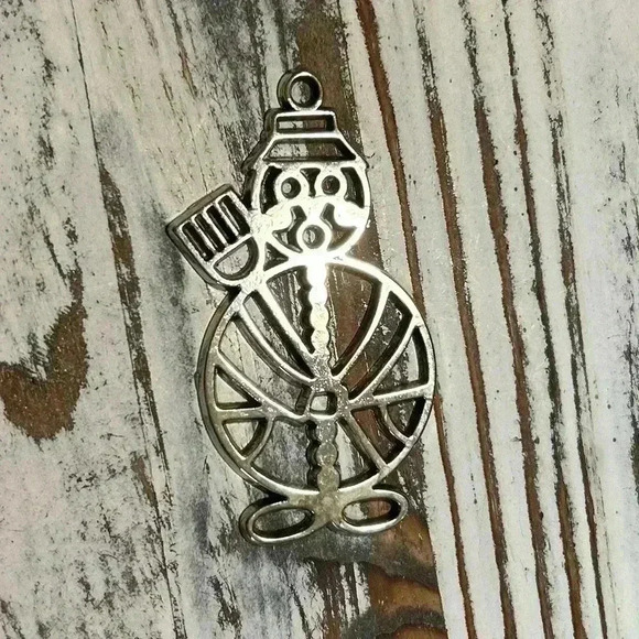 Modern Minimalist Art Snowman Pendant - Picture 2 of 7